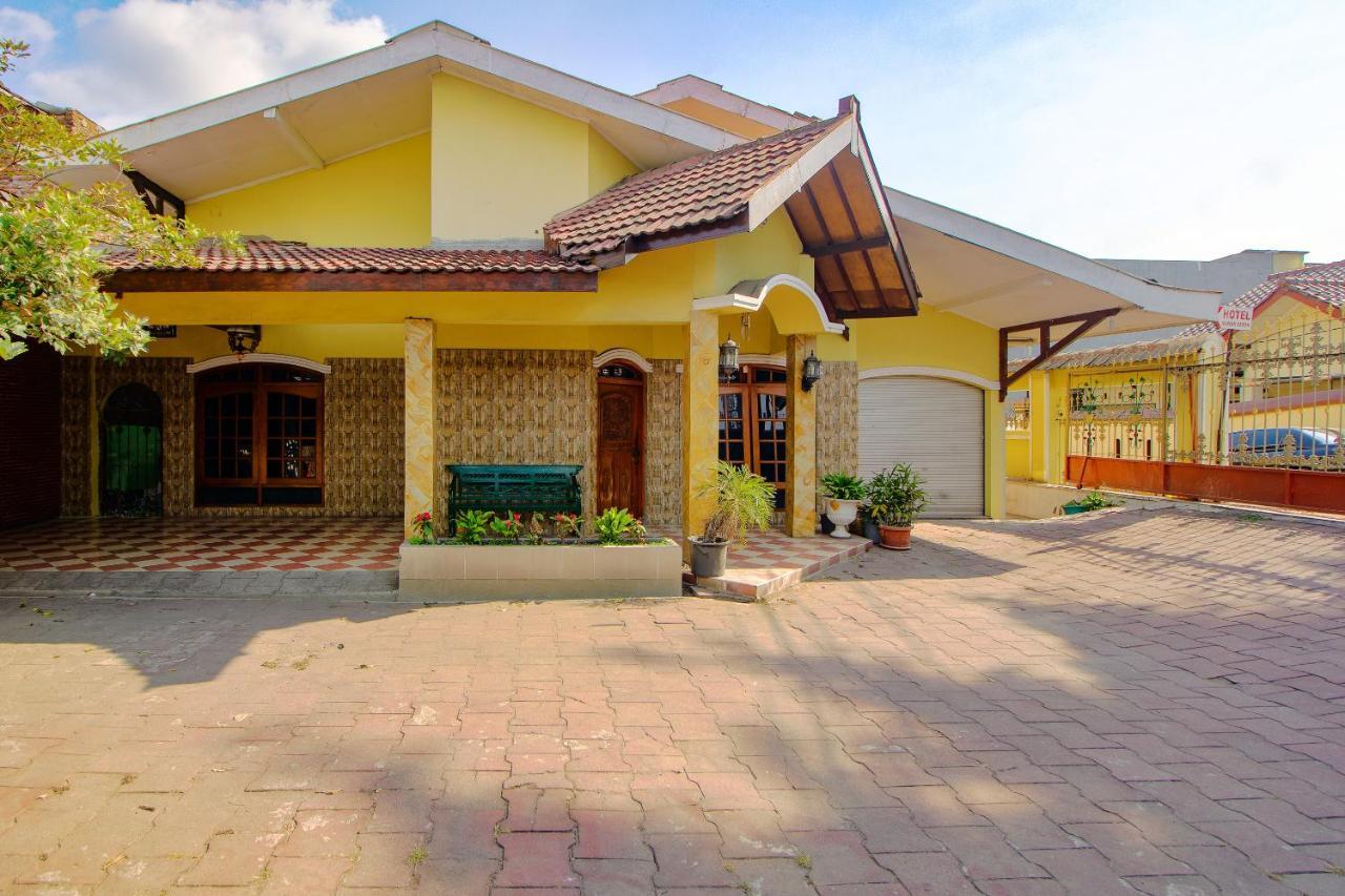 Oyo 1770 Hotel Mawar Saron 2 Kejayan Εξωτερικό φωτογραφία