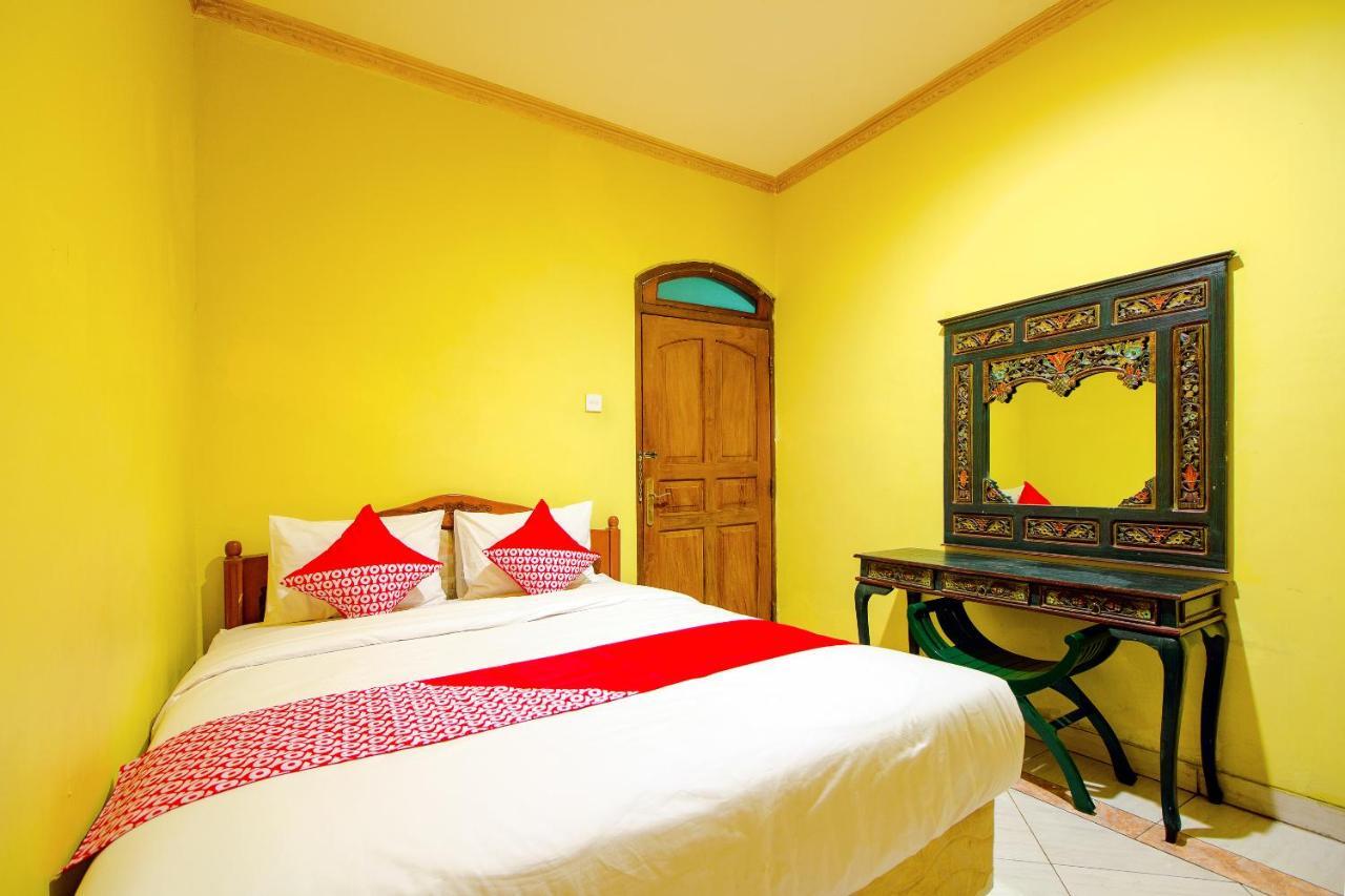 Oyo 1770 Hotel Mawar Saron 2 Kejayan Εξωτερικό φωτογραφία