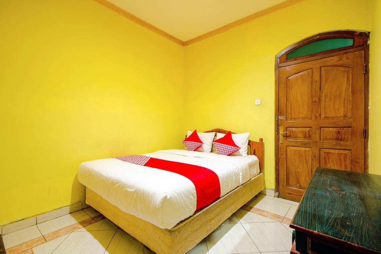 Oyo 1770 Hotel Mawar Saron 2 Kejayan Εξωτερικό φωτογραφία