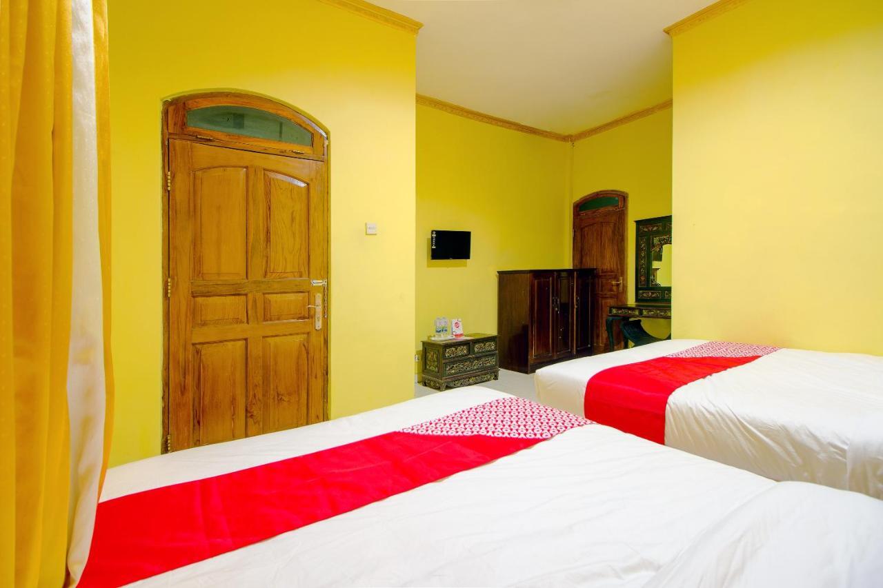 Oyo 1770 Hotel Mawar Saron 2 Kejayan Εξωτερικό φωτογραφία